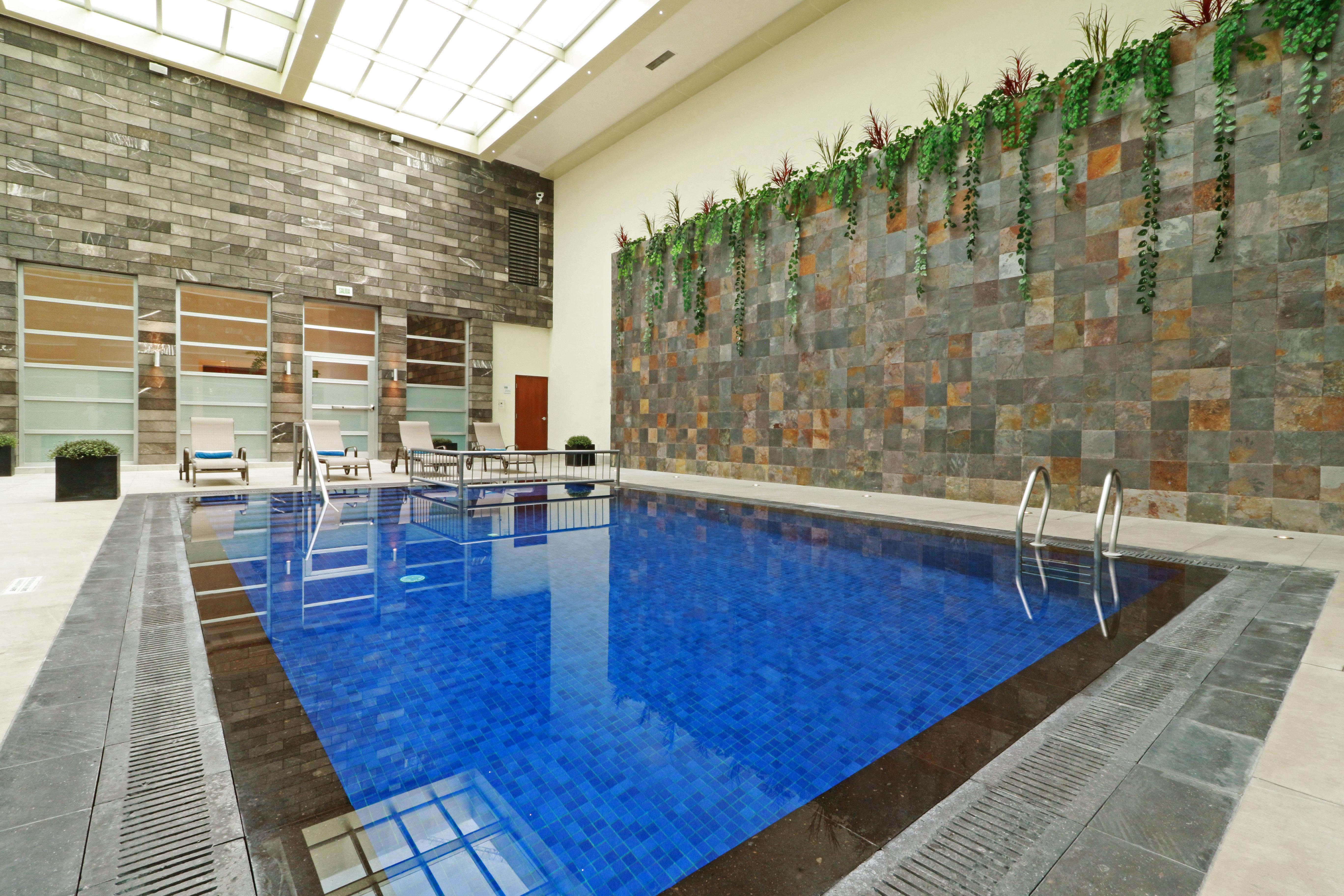Holiday Inn & Suites Plaza Mayor By Ihg Леон Екстериор снимка