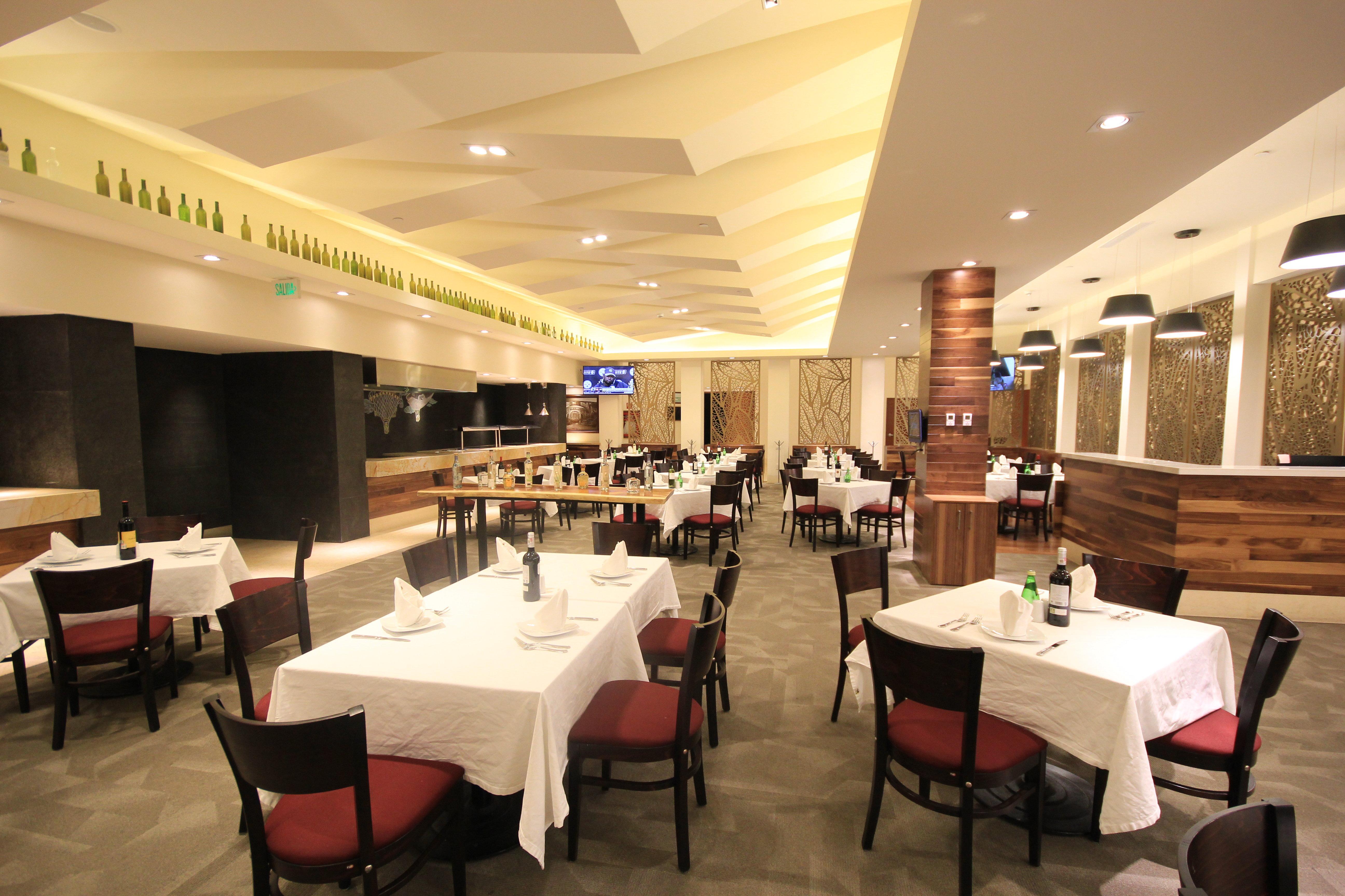 Holiday Inn & Suites Plaza Mayor By Ihg Леон Екстериор снимка